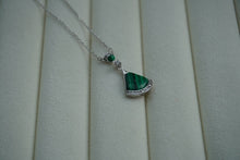 Load image into Gallery viewer, Silver necklace with Malachite stone
