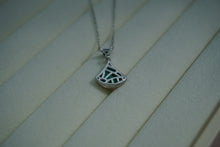 Load image into Gallery viewer, Silver necklace with Malachite stone