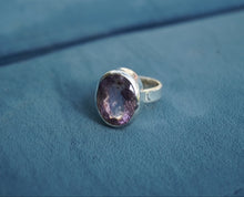 Load image into Gallery viewer, Silver ring with cut Amethyst