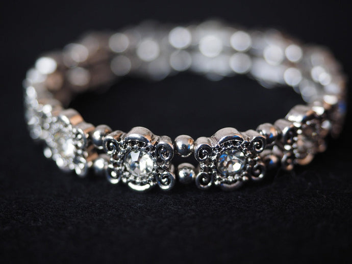 How to adopt a consistent style with bracelets?