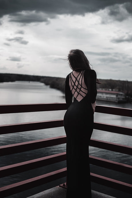 Sculptural Silhouettes: Redefining Elegance