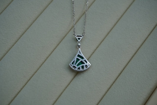 Silver necklace with Malachite stone