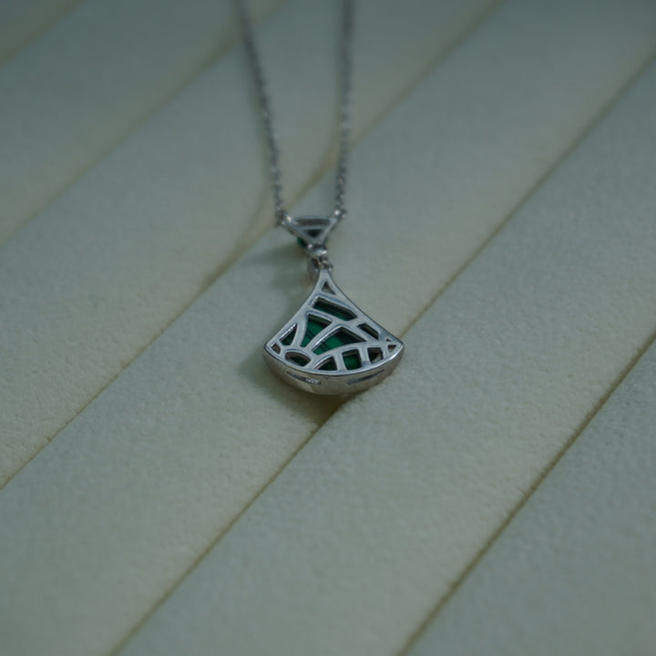 Silver necklace with Malachite stone