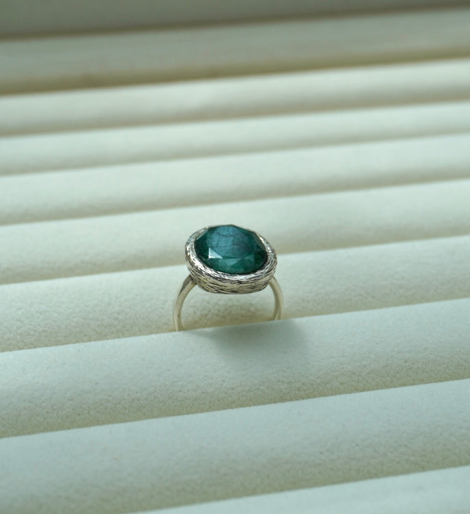 Sterling Silver Ring with Malachite Stone