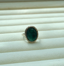 Charger l&#39;image dans la galerie, Sterling Silver Ring with Malachite Stone
