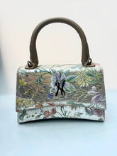 Load image into Gallery viewer, Princesse
