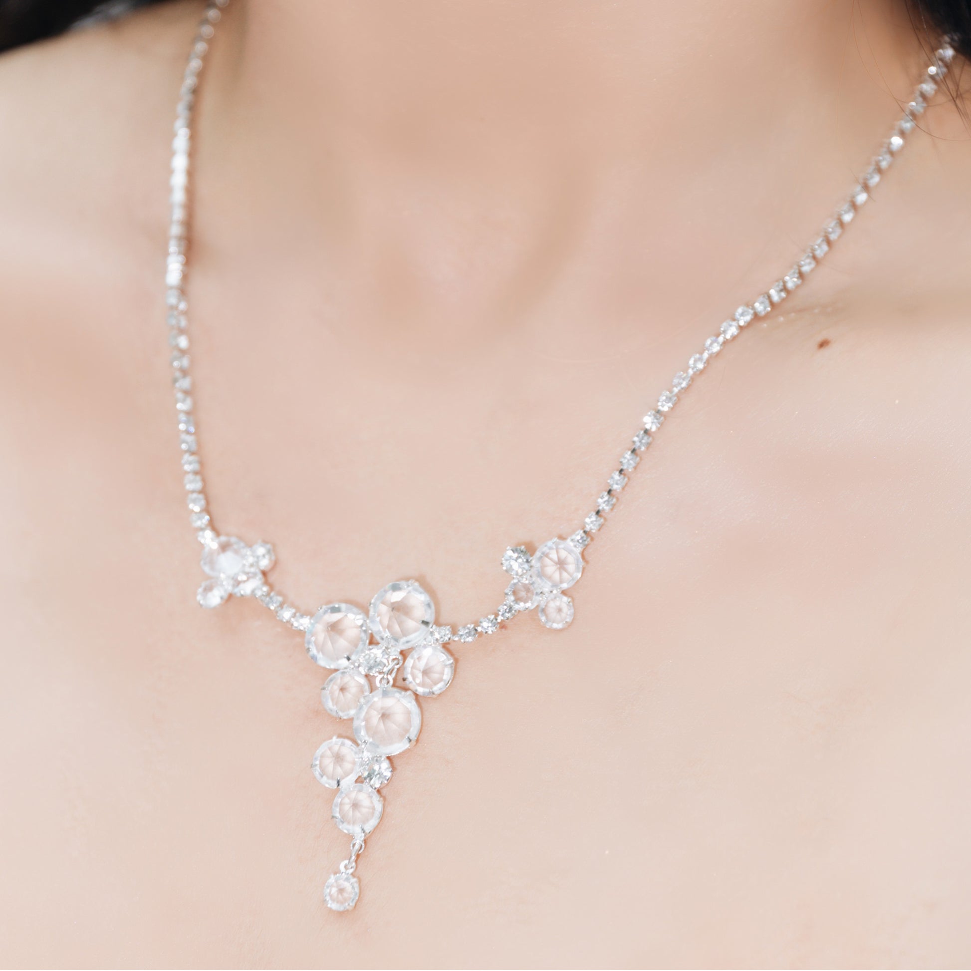 necklace with round-cut clear crystals 