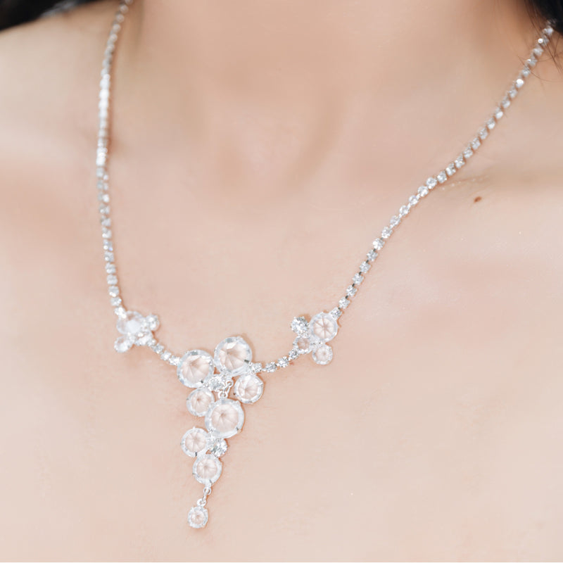 necklace with round-cut clear crystals 